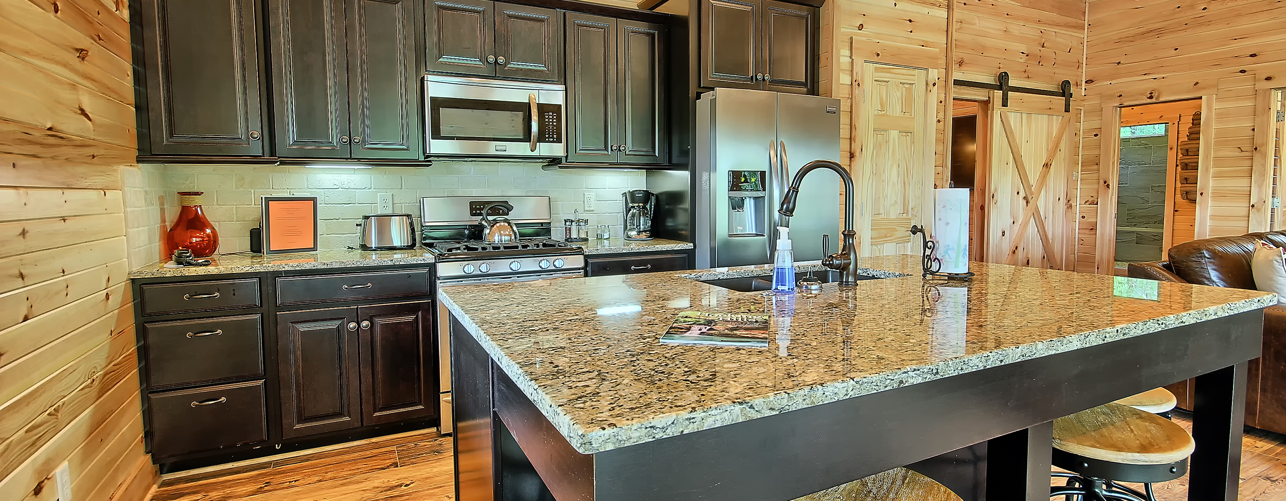 the woodford luxury cabin